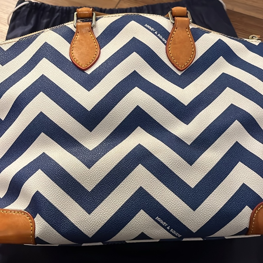 Dooney & Bourke Blue and White Chevron Crossbody Bag - Picture 6 of 16